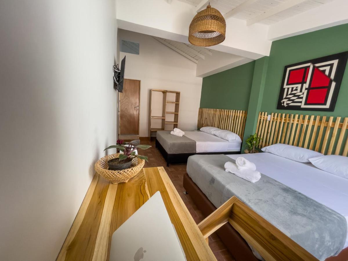 Hotel Casa Las Palmas Медельин Экстерьер фото
