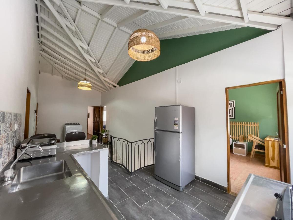 Hotel Casa Las Palmas Медельин Экстерьер фото